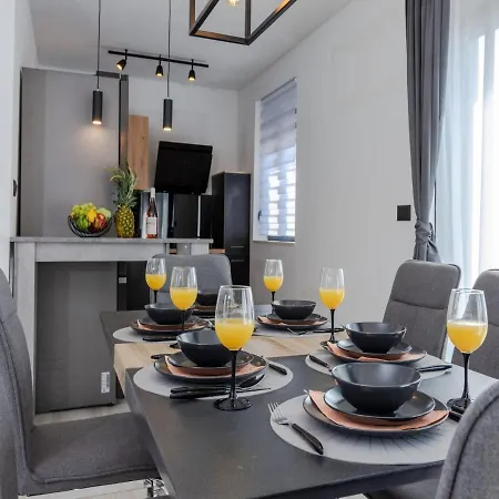 Infinity Villa Kaštel Novi