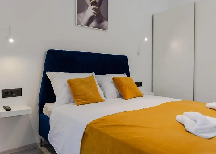 Willa Infinity Kaštel Novi