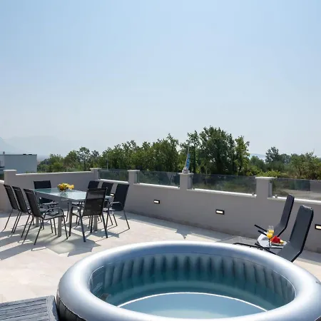 Infinity Villa Kastel Novi