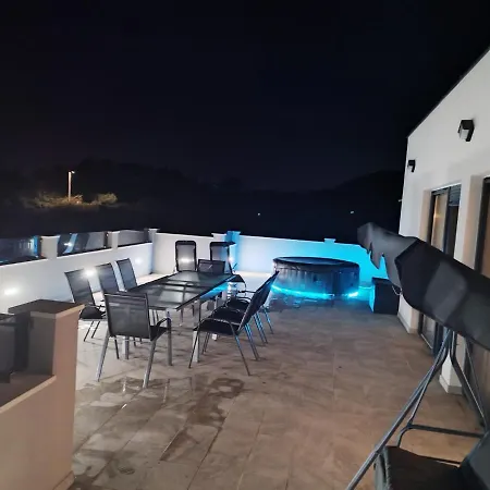 Villa Infinity *