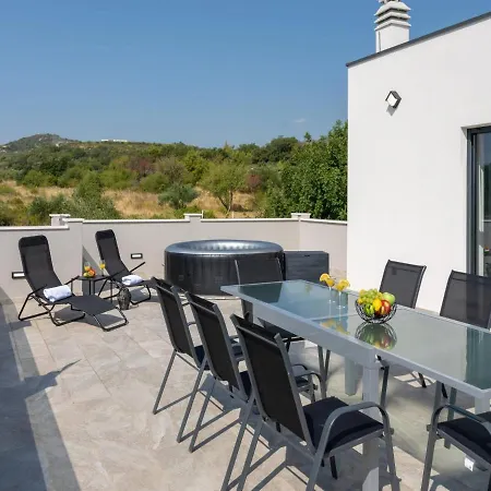 Villa Infinity Kastel Novi